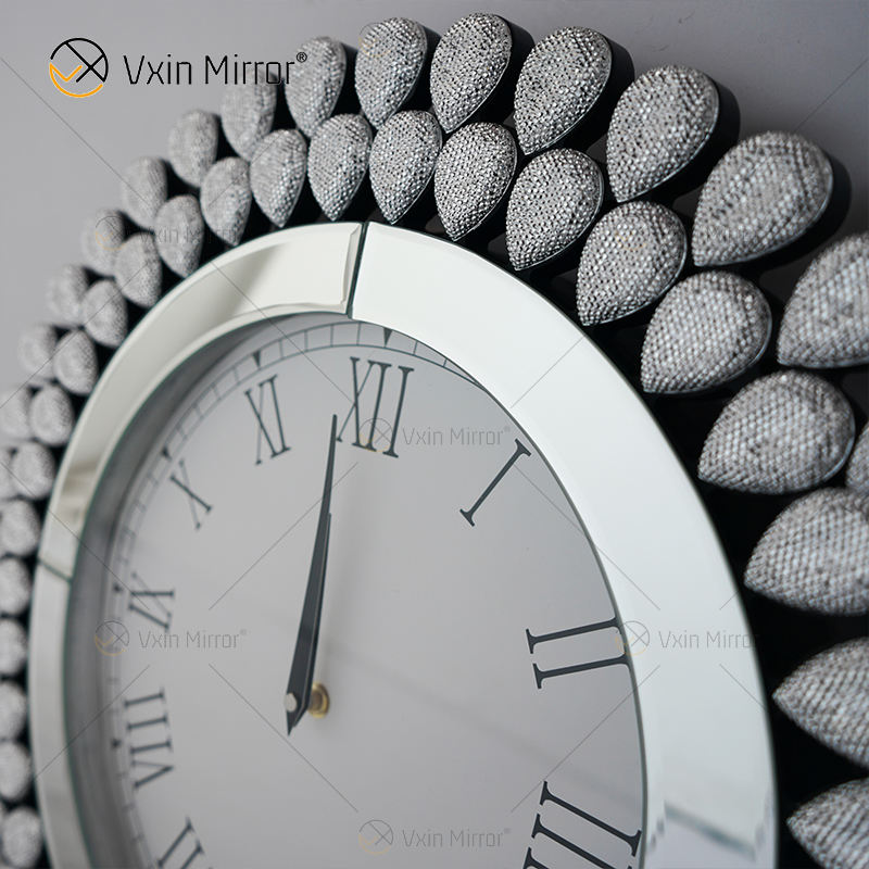 Decorative Mirrored Clock Decorative Mirrored Clock