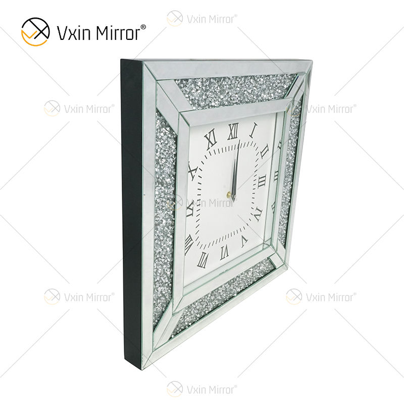 Droping Mirrored Clock Droping Mirrored Clock