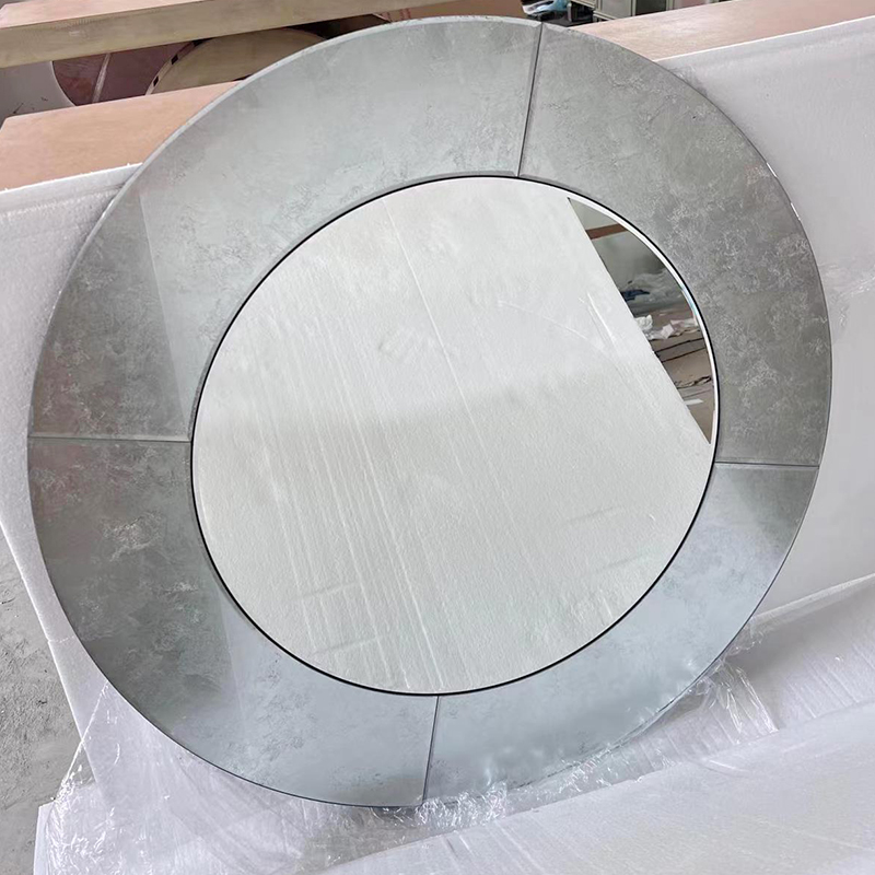 wall decor with mirrors