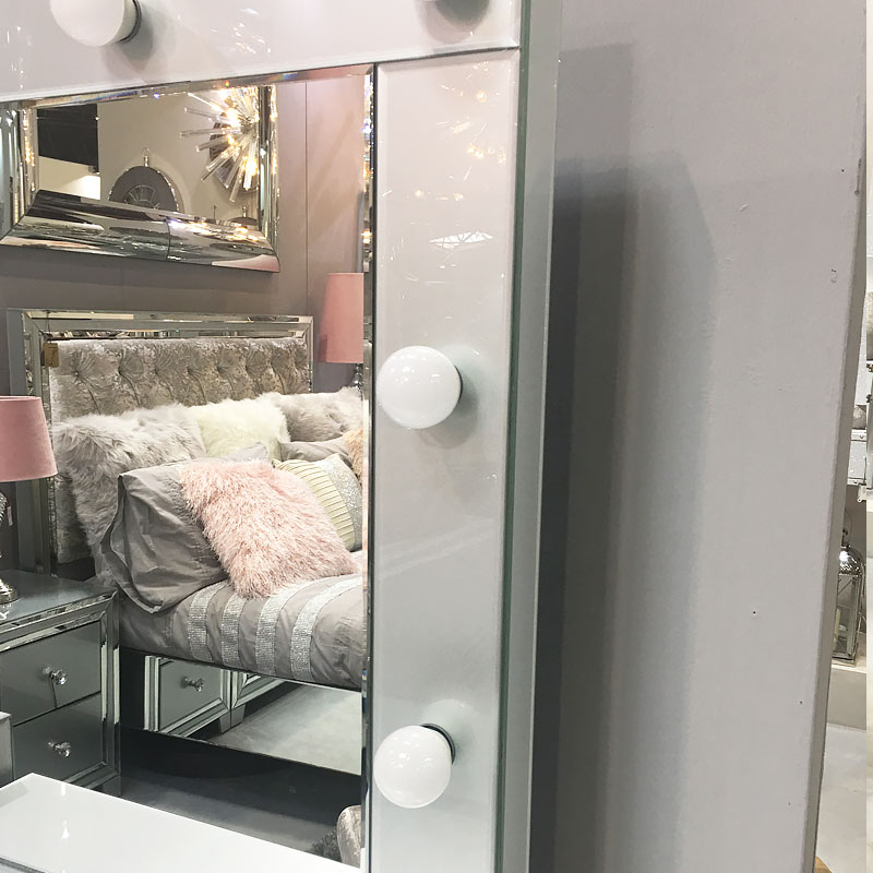 3 Colors Venetian Styles VXin WXDL-104 Hollywood Lighted Mirror Vanity Set with Led Light 7 Bulbs