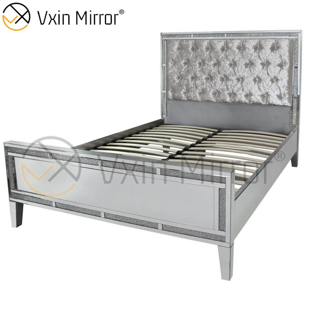 Mirror Furniture on Bedroom Silver And Black Mirrored Modern Style Bed