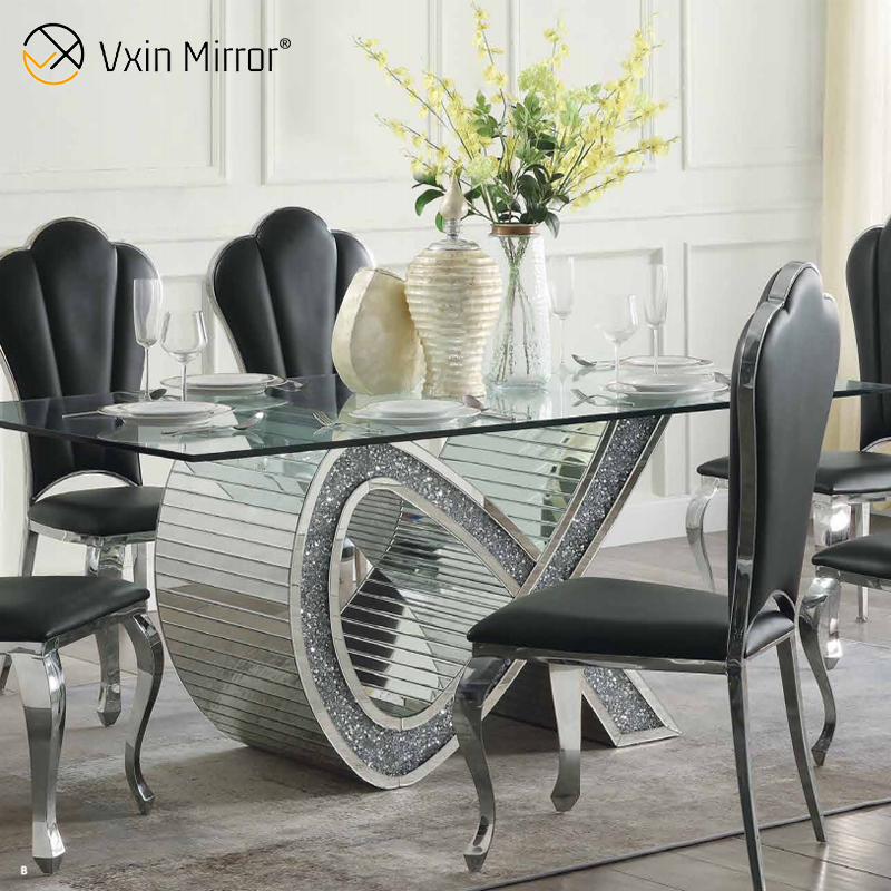 Wholesale 2021 New Design Crushed Diamond Round Silver Dining Furniture with Chairs Toughened Glass Table Top Dining Table