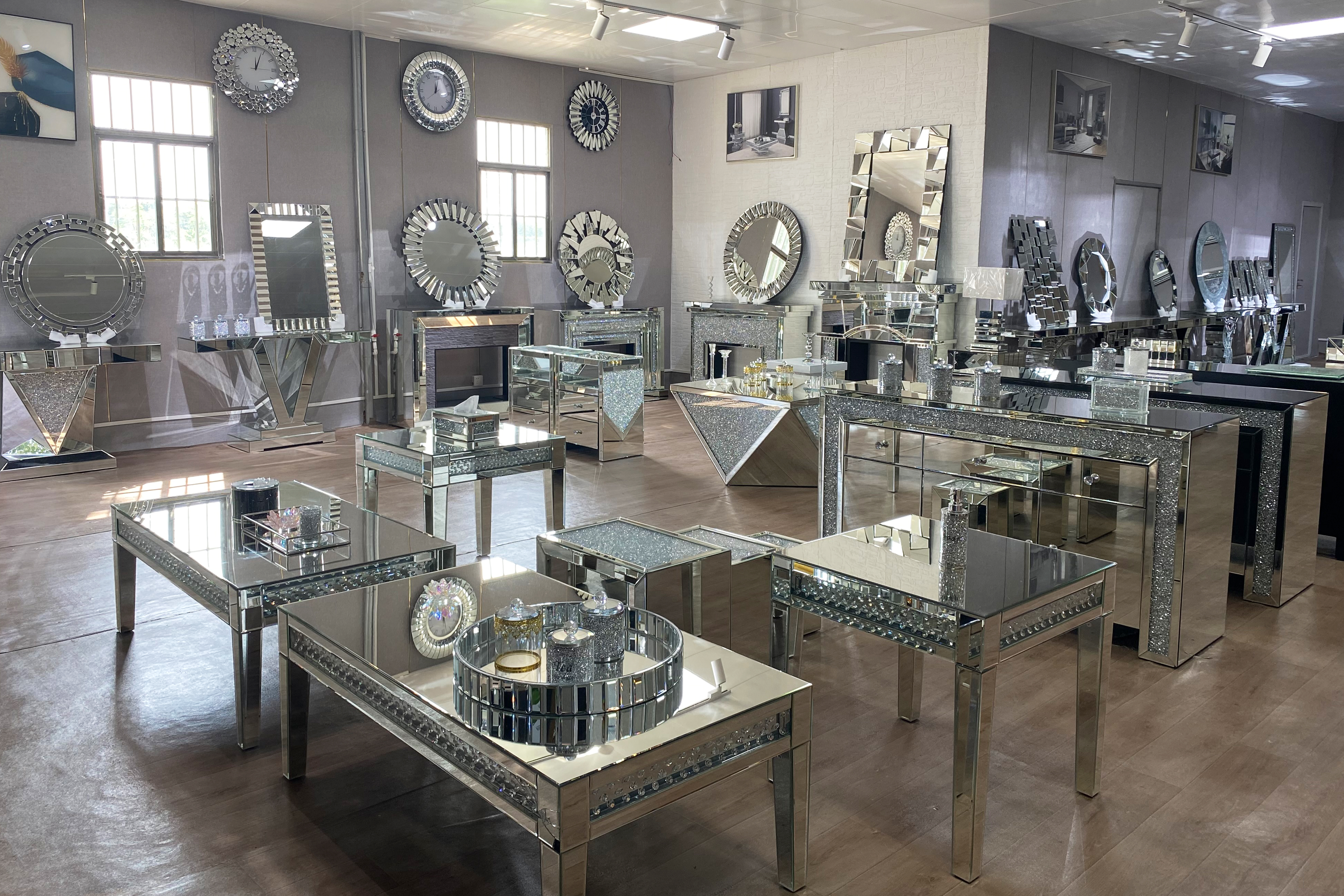 <p>Mirror Furniture</p> 