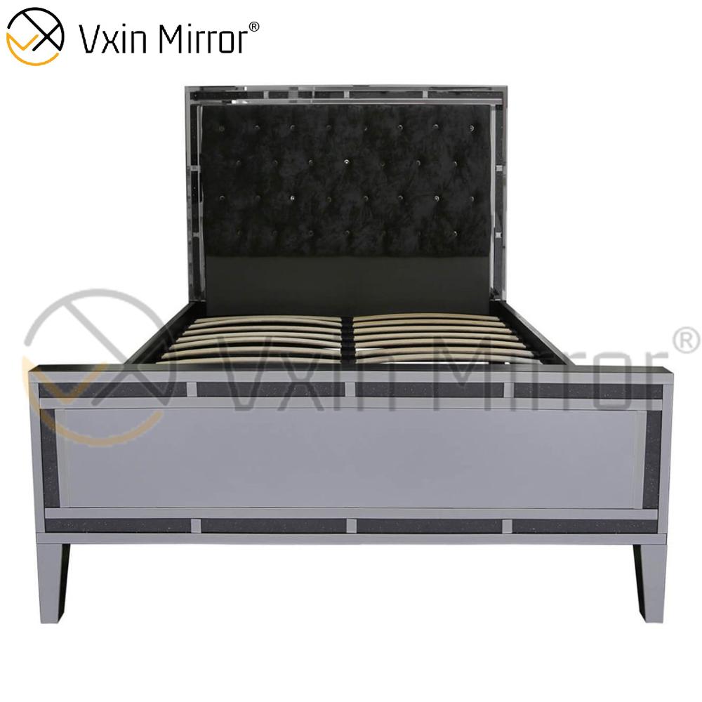 Mirror Furniture on Bedroom Silver And Black Mirrored Modern Style Bed