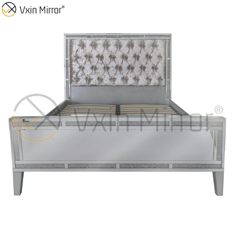 Mirror Furniture on Bedroom Silver And Black Mirrored Modern Style Bed