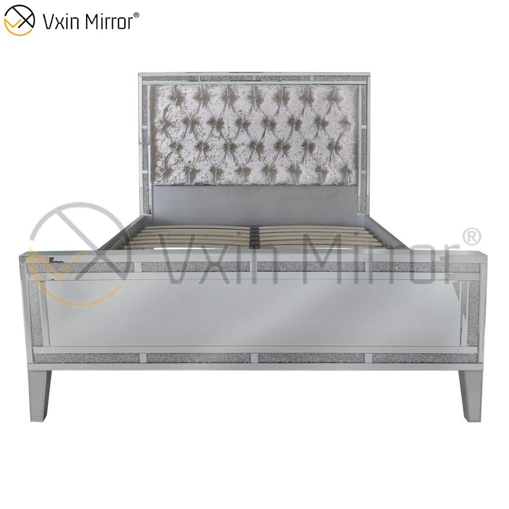 Mirror Furniture on Bedroom Silver And Black Mirrored Modern Style Bed